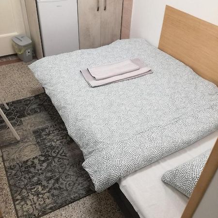 Mini Studio - One Traveler Apartment เบลเกรด ภายนอก รูปภาพ